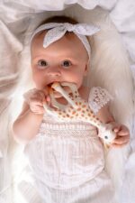sophie la girafe teething toy - الصورة 3