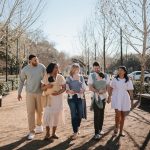 ⁦mushie Baby Wrap Carrier 100% Organic Cotton (Ivory)⁩ - الصورة ⁦3⁩