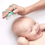 Fridababy Head Hugging Hair Brush + Comb - الصورة 3
