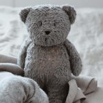 ⁦Moonie, Humming Bear- Mineral Gray⁩ - الصورة ⁦3⁩