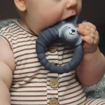 ⁦Natruba, Natural Rubber, Teether Raccoon- Grey⁩ - الصورة ⁦4⁩