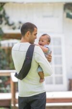 Infantino Zip Travel Carrier 5.5-18kg (12-40 lbs.) - الصورة 3