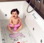2in1 Bath Seat with Non Slip Mat - الصورة 3