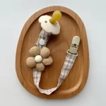 ⁦Fabric Pacifier Clip Holder- Flower, 1pc./pack⁩ - الصورة ⁦4⁩