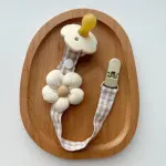 ⁦Fabric Pacifier Clip Holder- Flower, 1pc./pack⁩ - الصورة ⁦3⁩